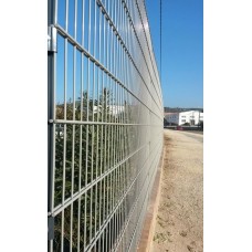 Metalinės tvoros segmentas 6 ir 8 mm vielos storio